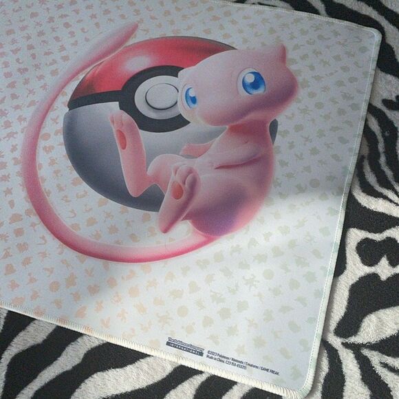 3/$15 Scarlet & violet 151 mew Pokémon trading card Nintendo  laptop mouse pad - Picture 3 of 9